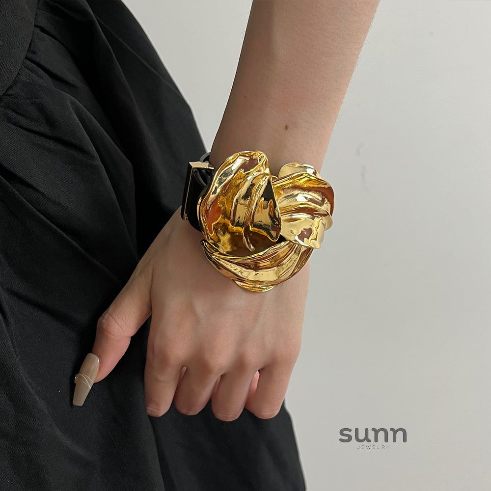 Neema Floral Cut-Out Cuff Bracelet [Z54436KM]