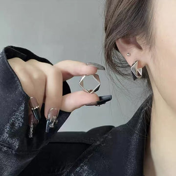 Neena Asymmetric Square Earrings [0XY0U95R]