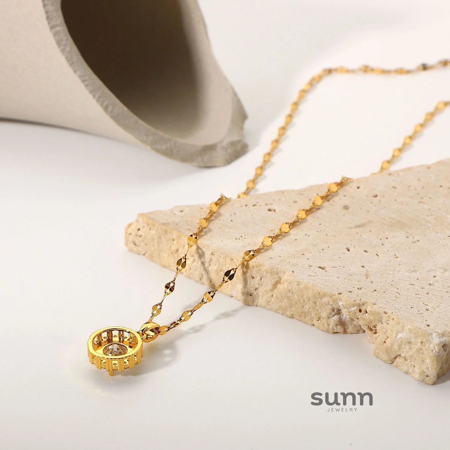 Neena Bezel Zircon Necklace