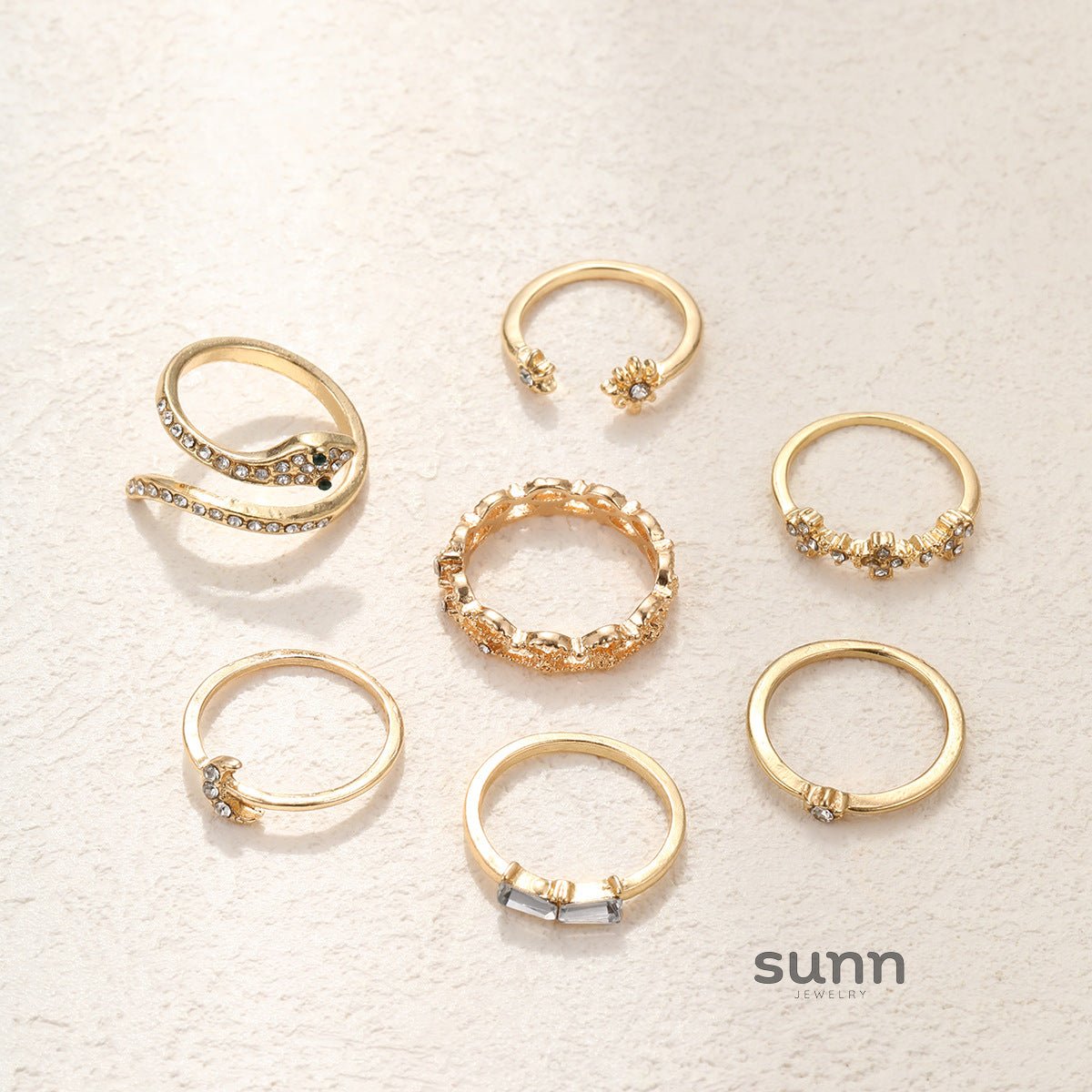 Nevaeha Delicate Gold Ring Set [ZPYAP3AZ]