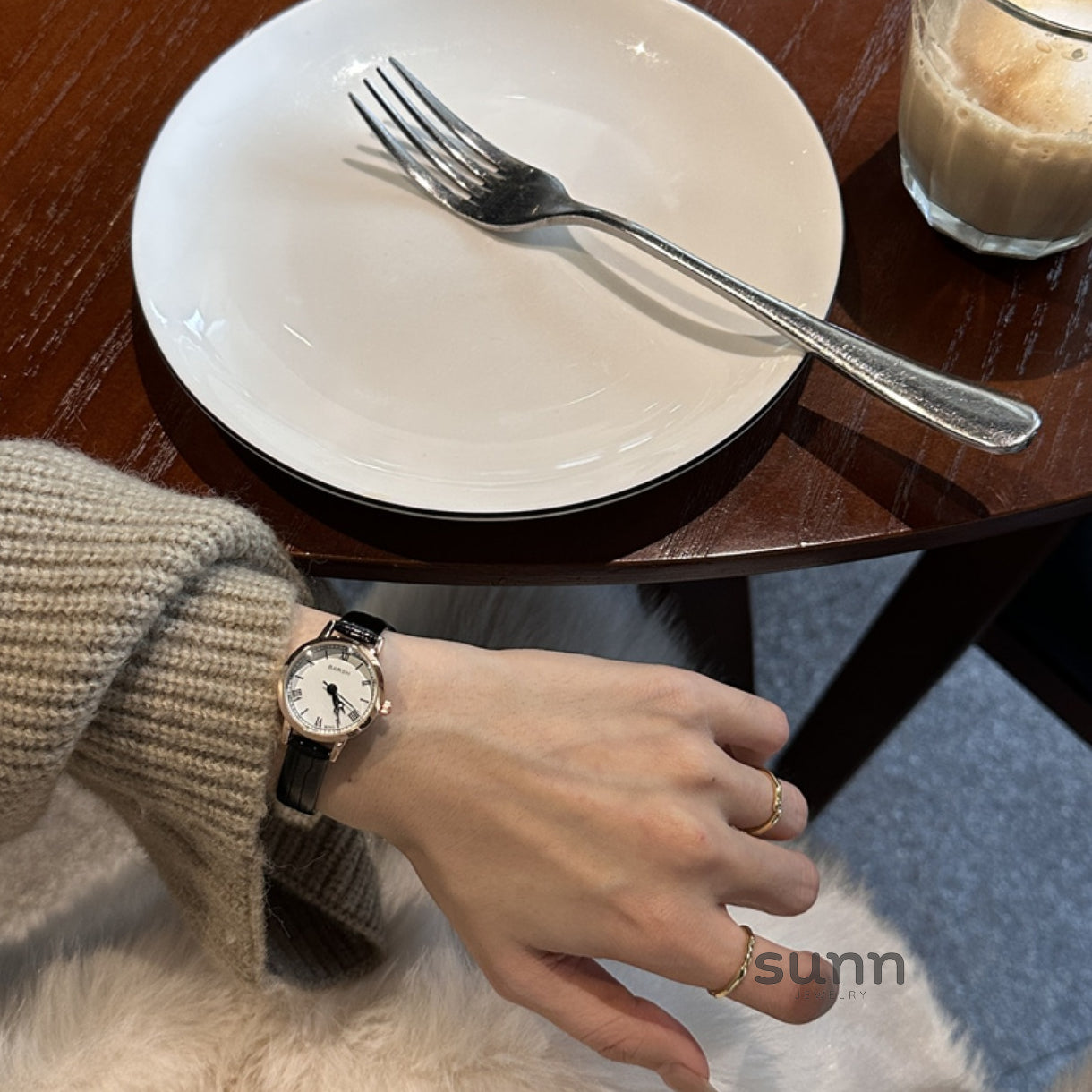 Neve Vintage Roman Watch [OPUCM0BW]