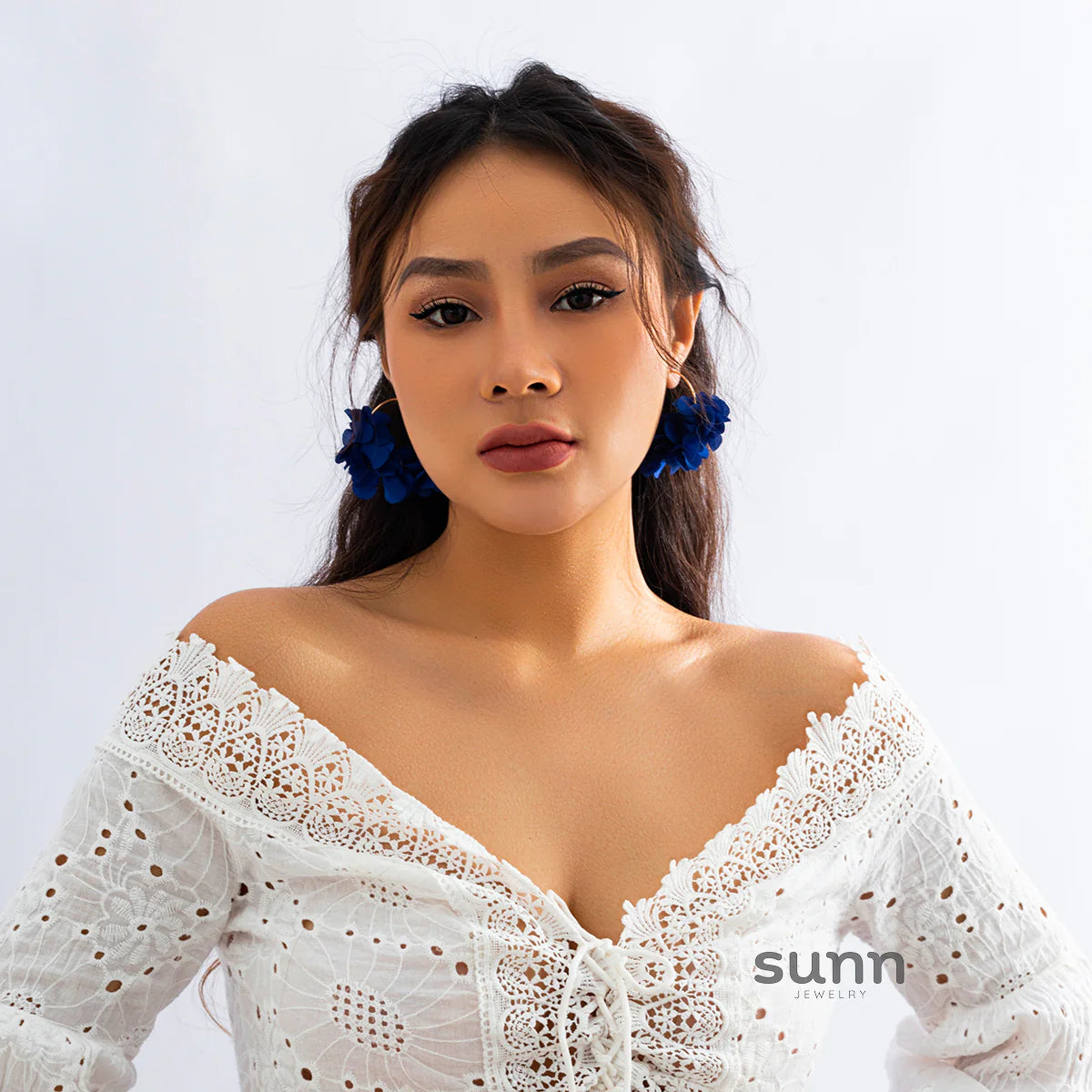 Neyla Delicate Floral Earrings