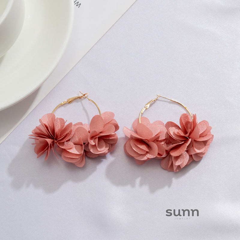 Neyla Delicate Floral Earrings