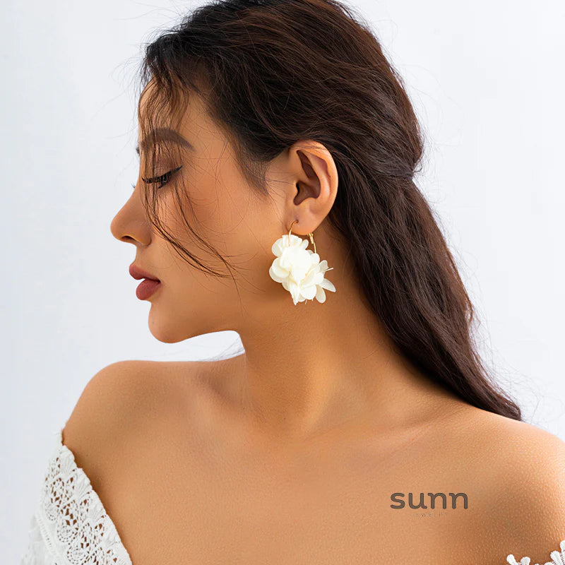 Neyla Delicate Floral Earrings