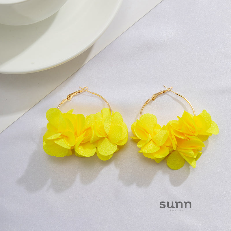Neyla Delicate Floral Earrings