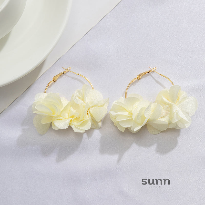 Neyla Delicate Floral Earrings