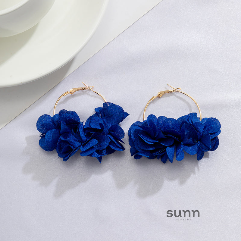 Neyla Delicate Floral Earrings