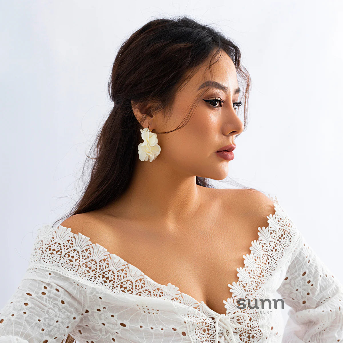 Neyla Delicate Floral Earrings