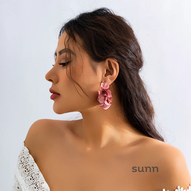 Neyla Delicate Floral Earrings