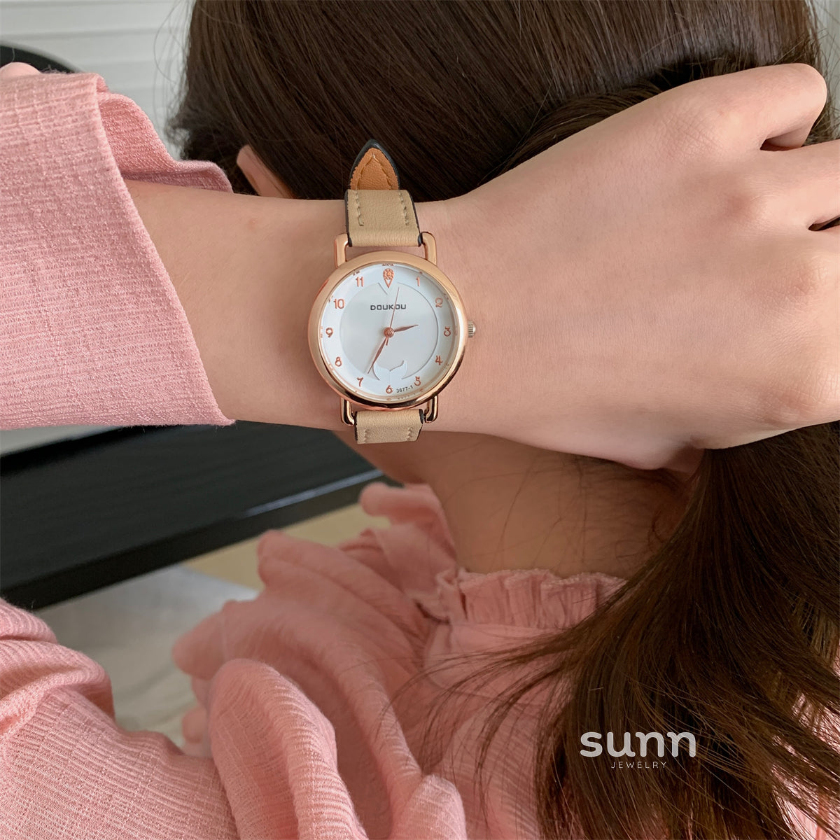 Nico Iridescent Shell Face Watch [PU6QQGOH]