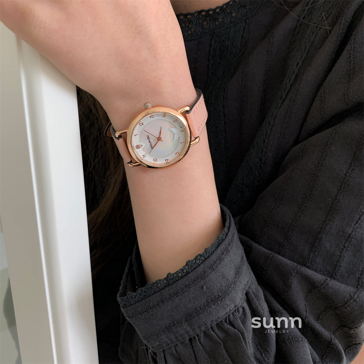 Nico Iridescent Shell Face Watch [L0P6FOTJ]