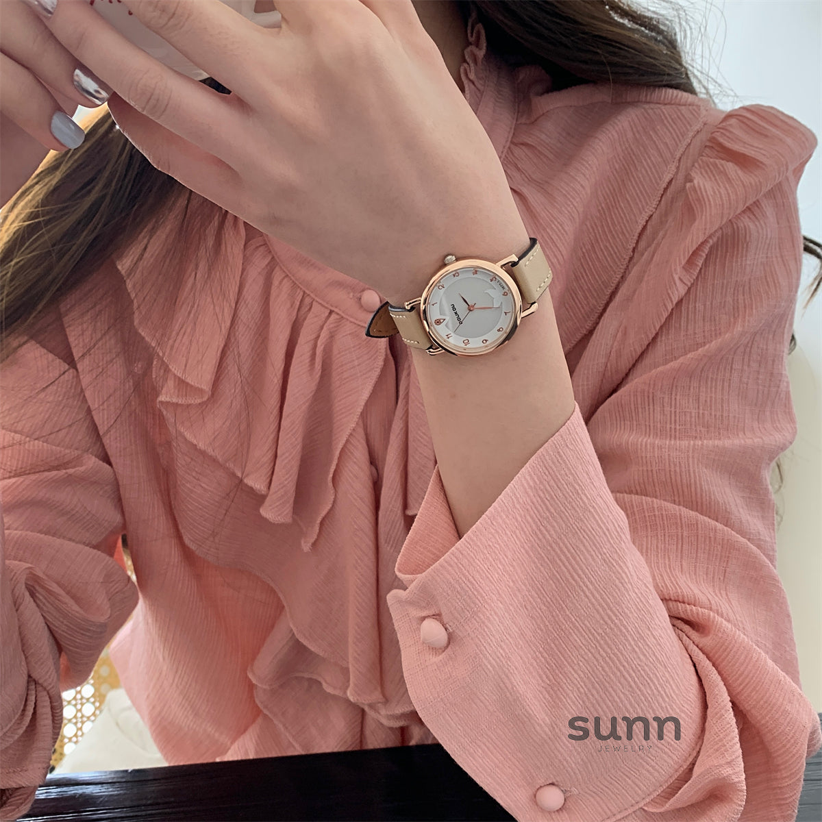 Nico Iridescent Shell Face Watch [PRV6JBMB]