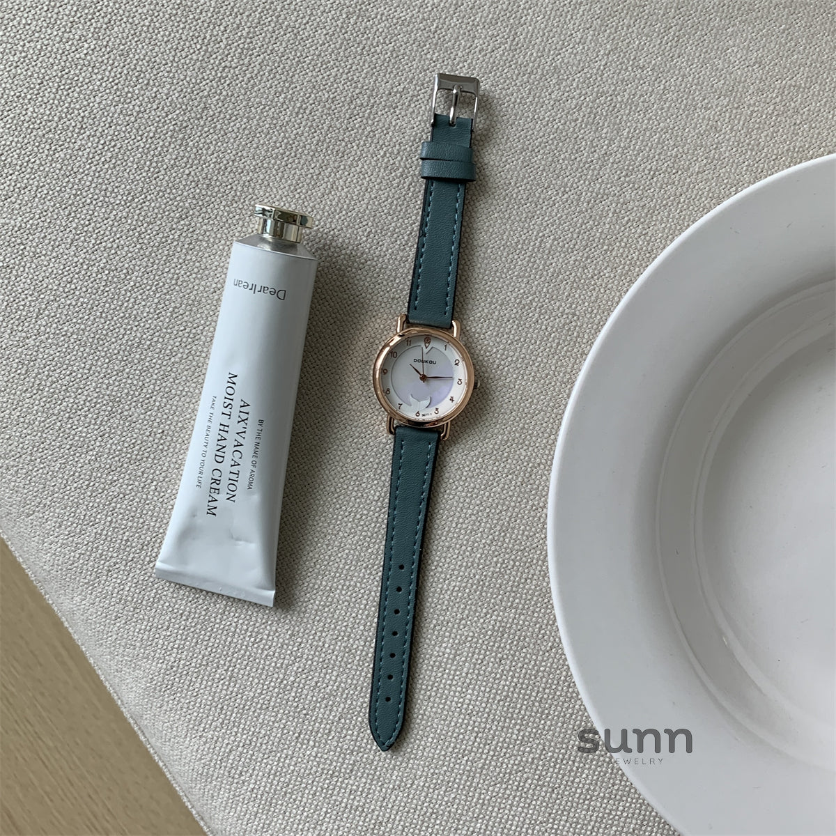 Nico Iridescent Shell Face Watch [QWUA8CME]