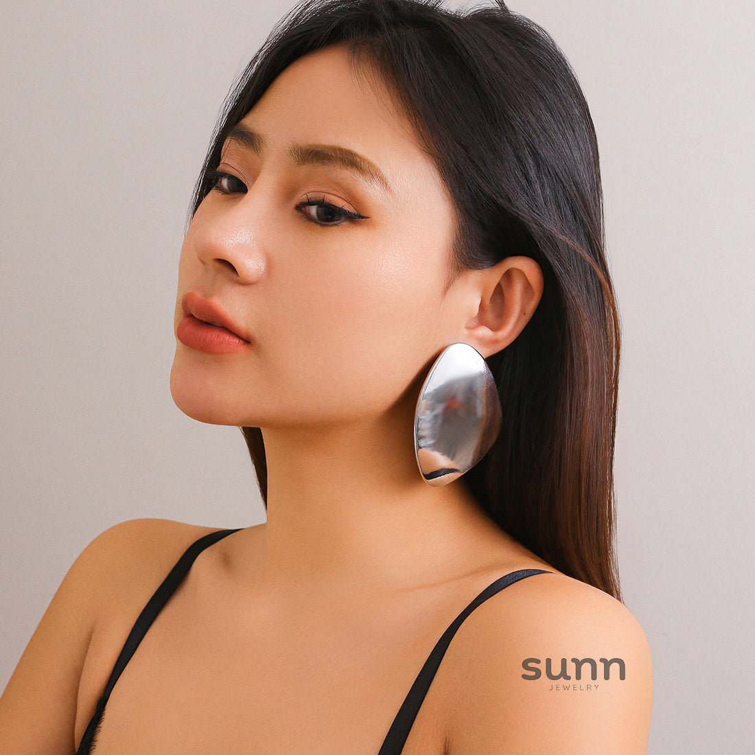 Nidhi Geometric Statement Earrings [1I44PP3I]