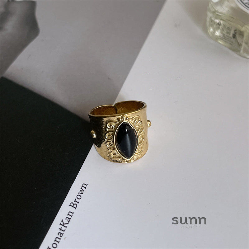 Nihira Embossed Open Ring [9IF5WG20]