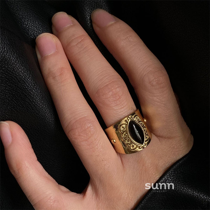Nihira Embossed Open Ring [436A8G6J]
