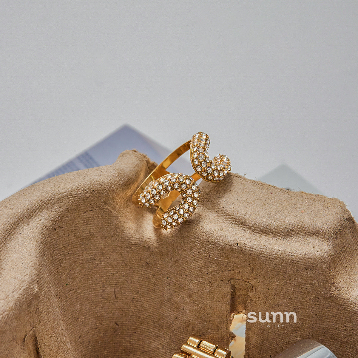 Nila Geometric Band Ring [TIPW3H4K]