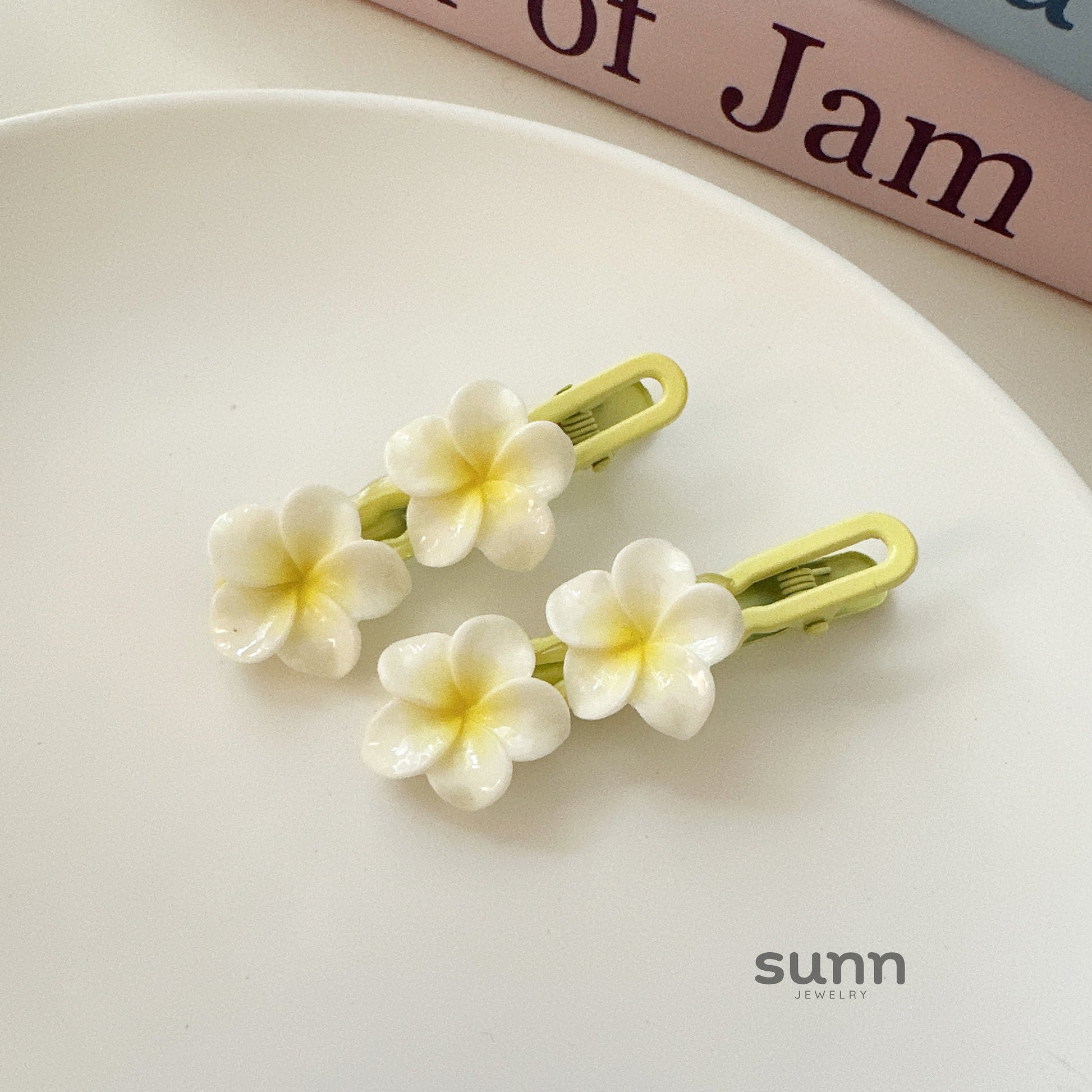 Nilah Plumeria Hair Accessories [PGGAR6V1]