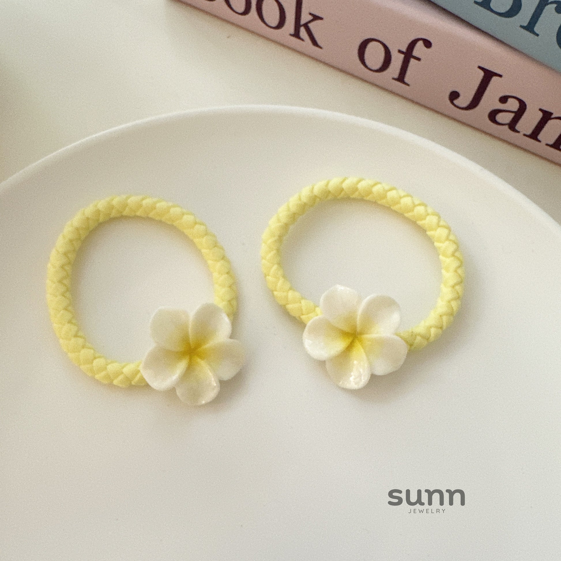 Nilah Plumeria Hair Accessories [V90U3LNN]
