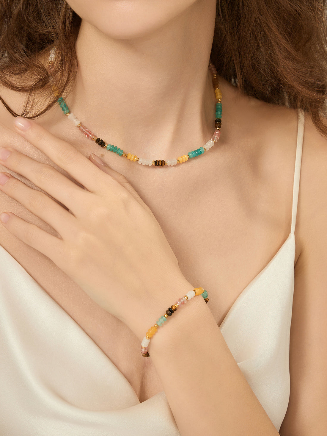 Nimrat Colorful Beaded Pearl Necklace [FXTRXXMX]