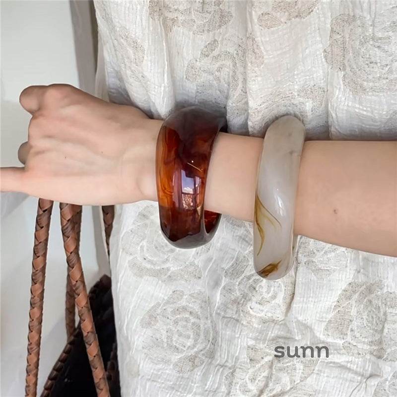 Nimrat Irregular Resin Bracelet [YN1E3DH1]