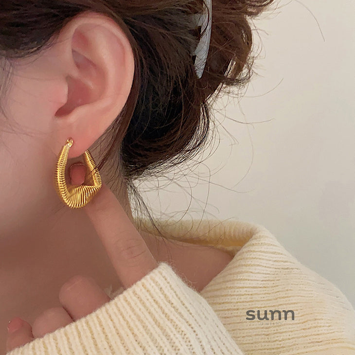 Nina Modern Geometric Earrings [JA1VD3FP]