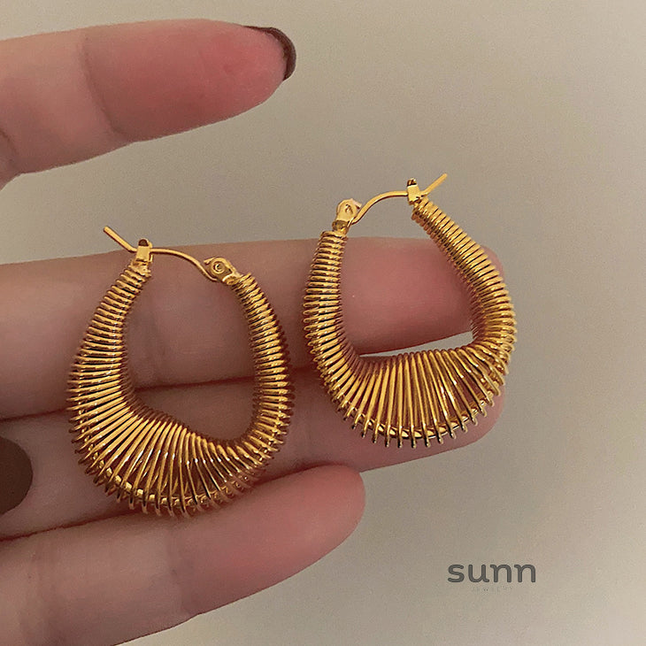 Nina Modern Geometric Earrings [KANWR60Q]
