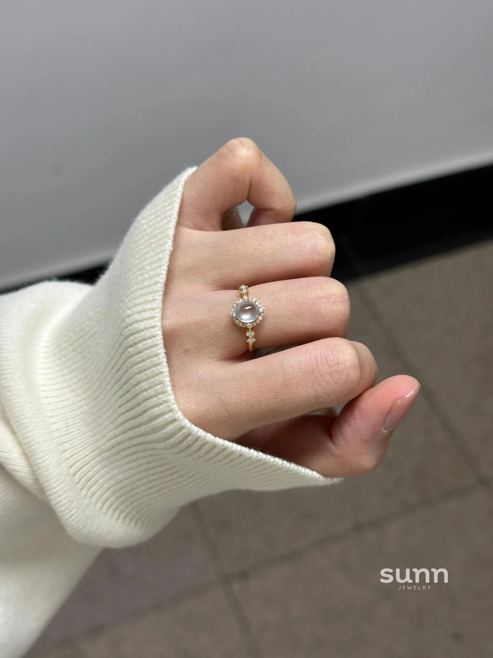Niomi Delicate Chalcedony Ring