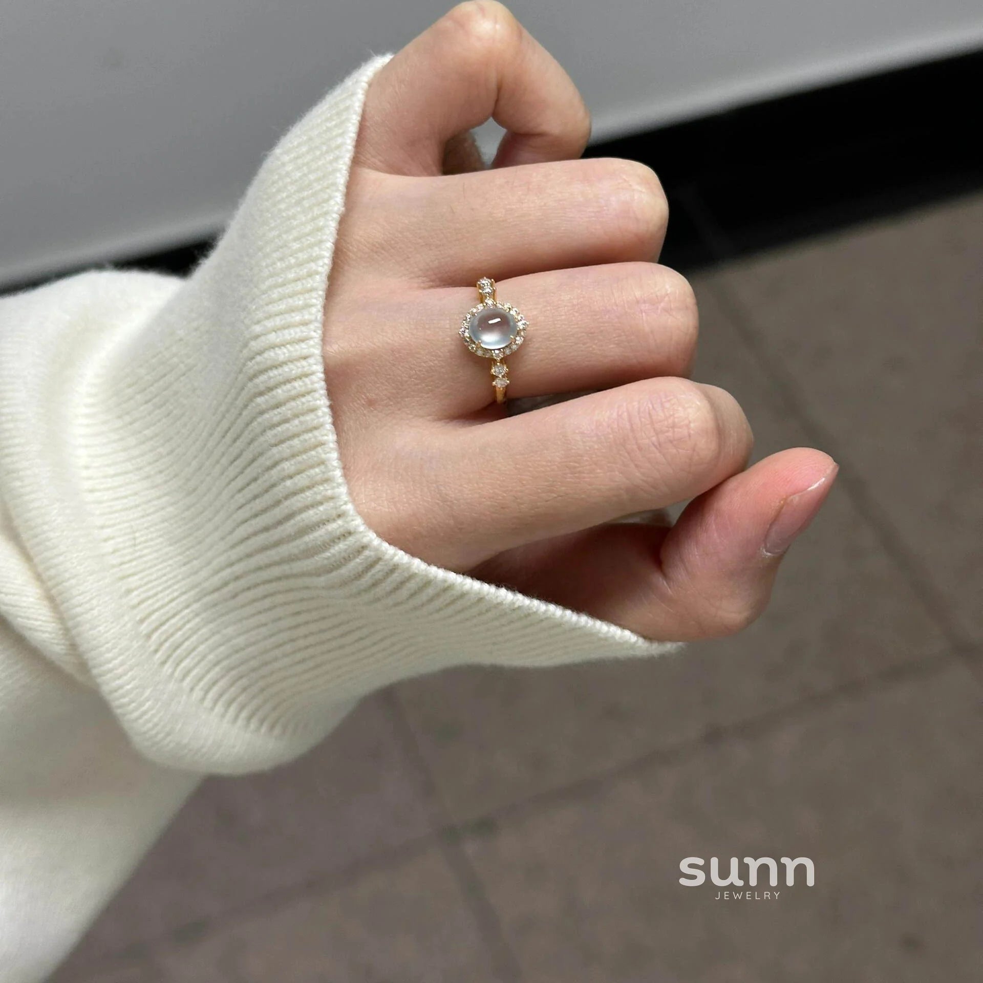 Niomi Delicate Chalcedony Ring