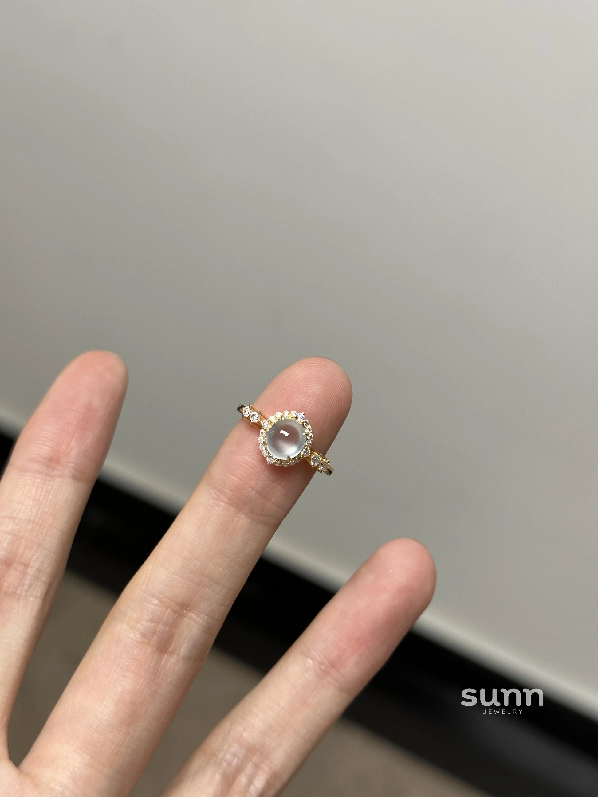 Niomi Delicate Chalcedony Ring