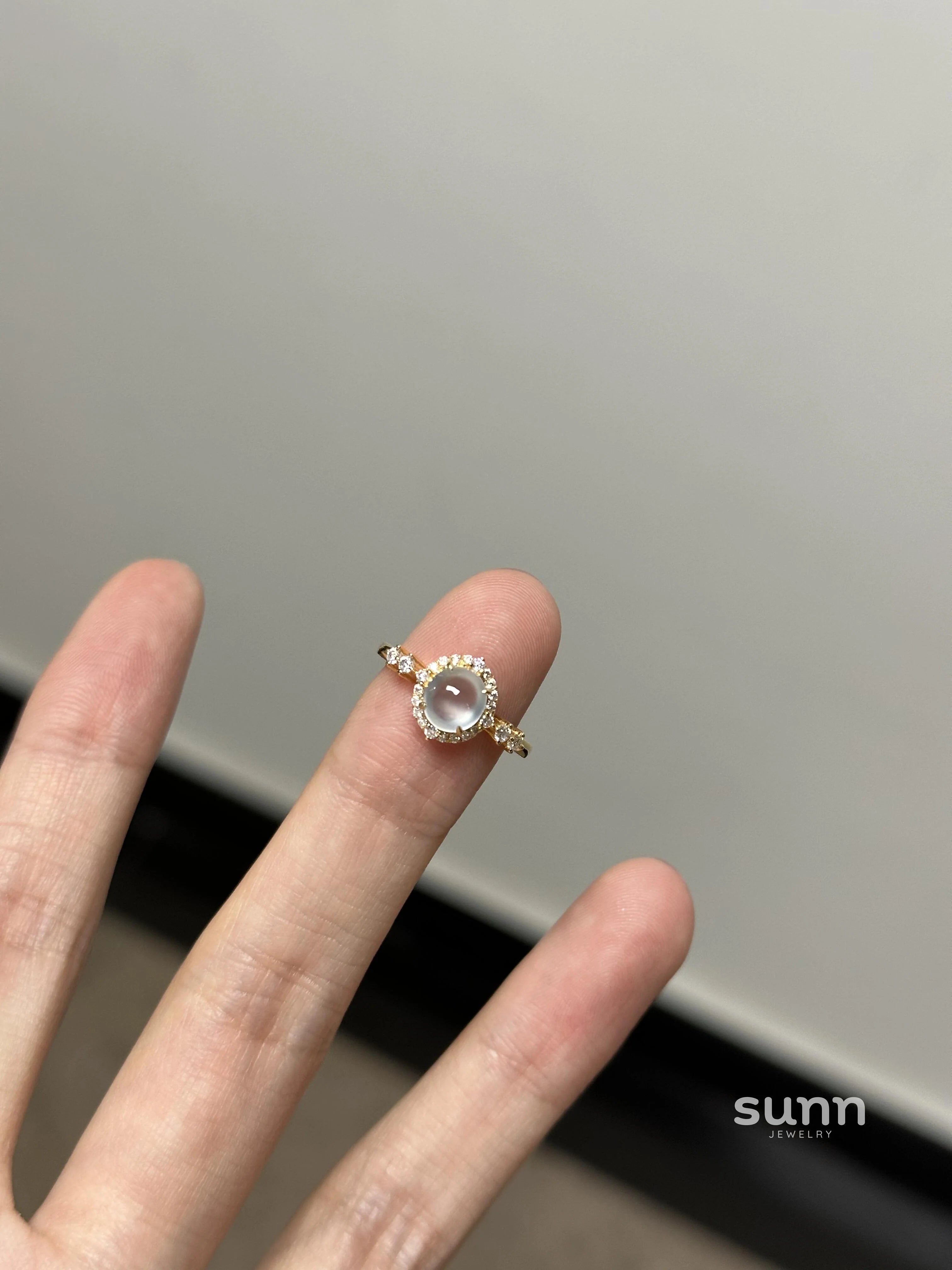 Niomi Delicate Chalcedony Ring