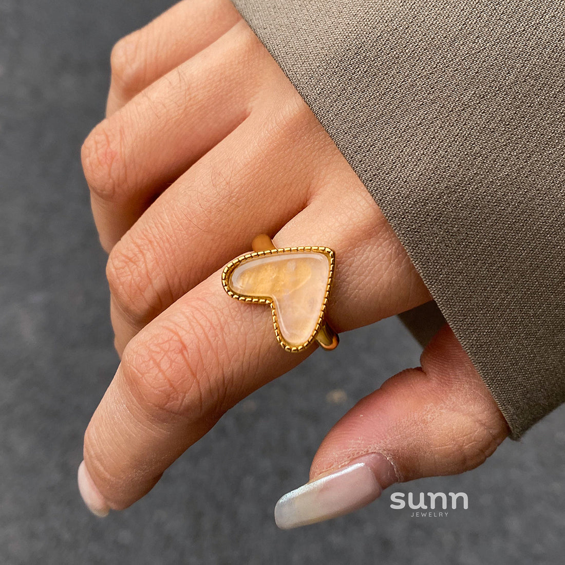 Nitara Luxe Heart Ring [2Q7P7GRO]