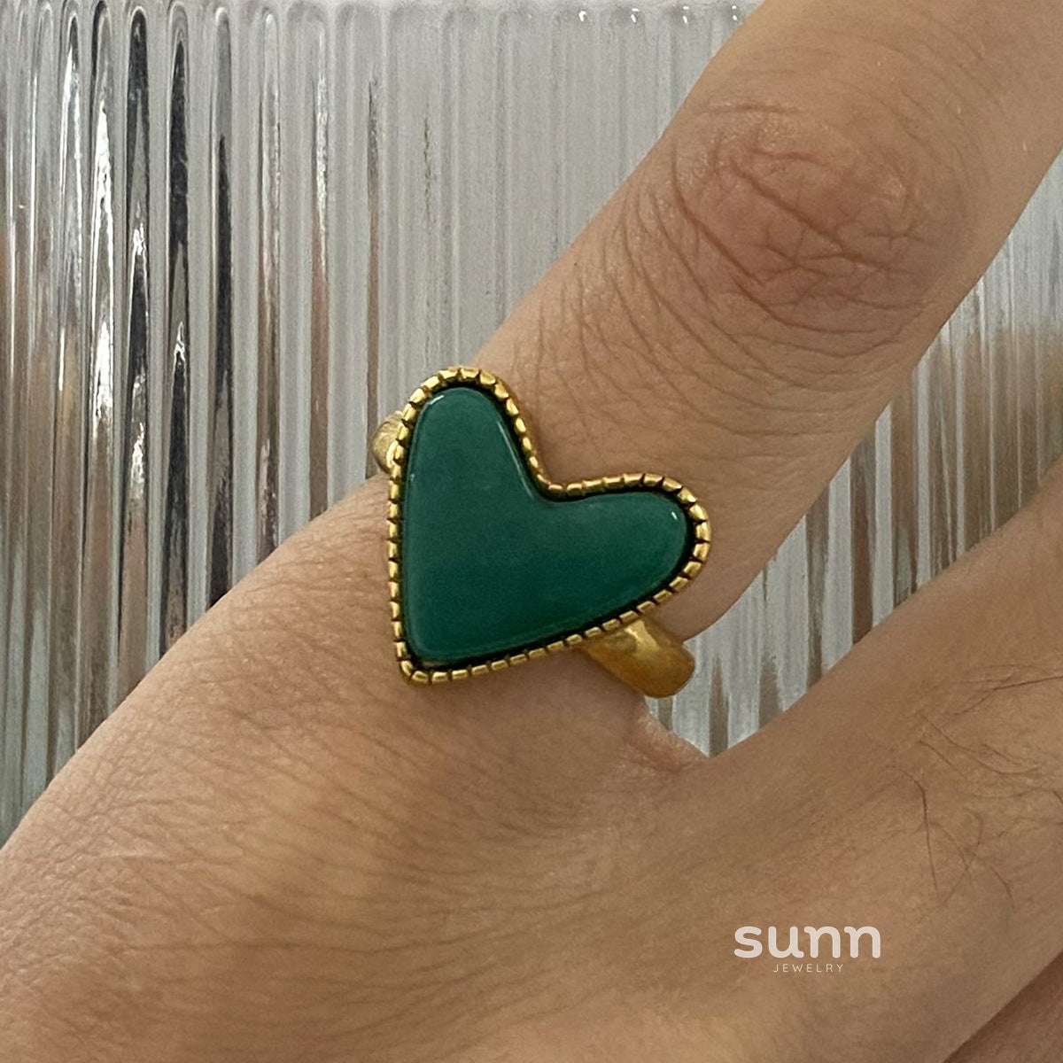 Nitara Luxe Heart Ring [9D1SQSI6]
