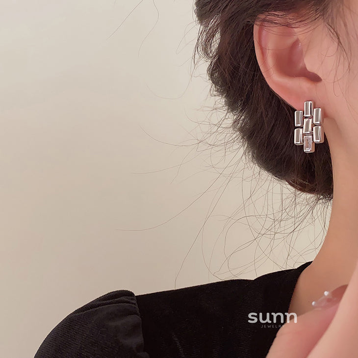 Nitara Sculptural Metal Drop Earrings [1H14S9OU]