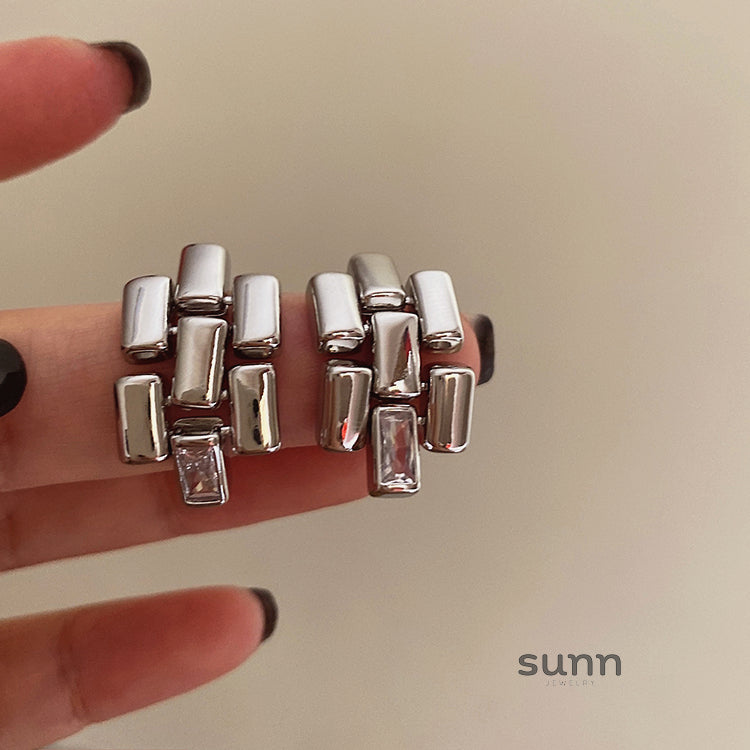 Nitara Sculptural Metal Drop Earrings [R0J8H887]