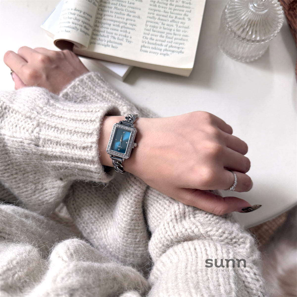 Nivea Cube Bracelet Watch [3WGBI5E2]