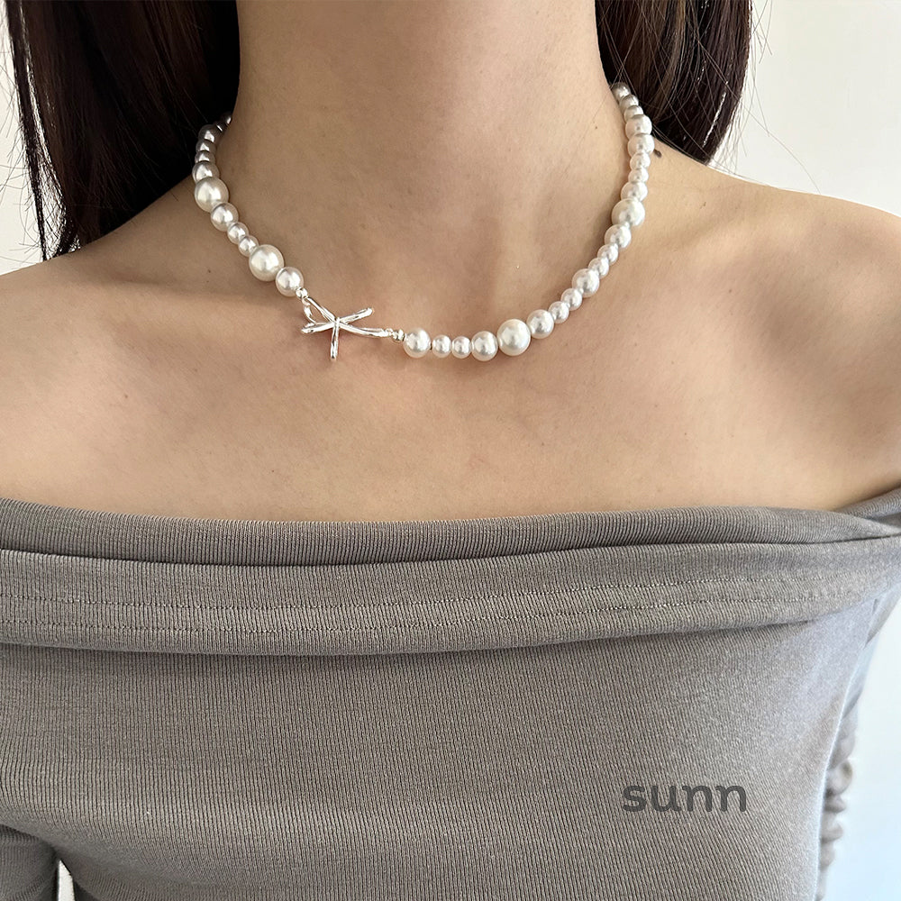 Niyah Bow Pearl Necklace [MZ38NXNU]