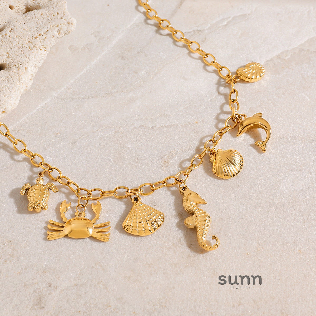Noelani Delicate Gold Shell Necklace [RLJEVATC]