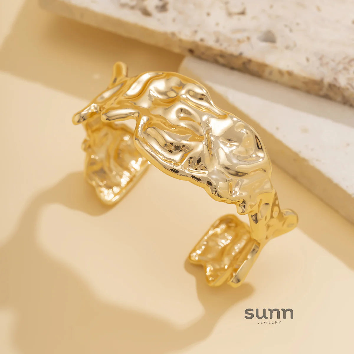 Noemy Sculpted Cuff Bracelet