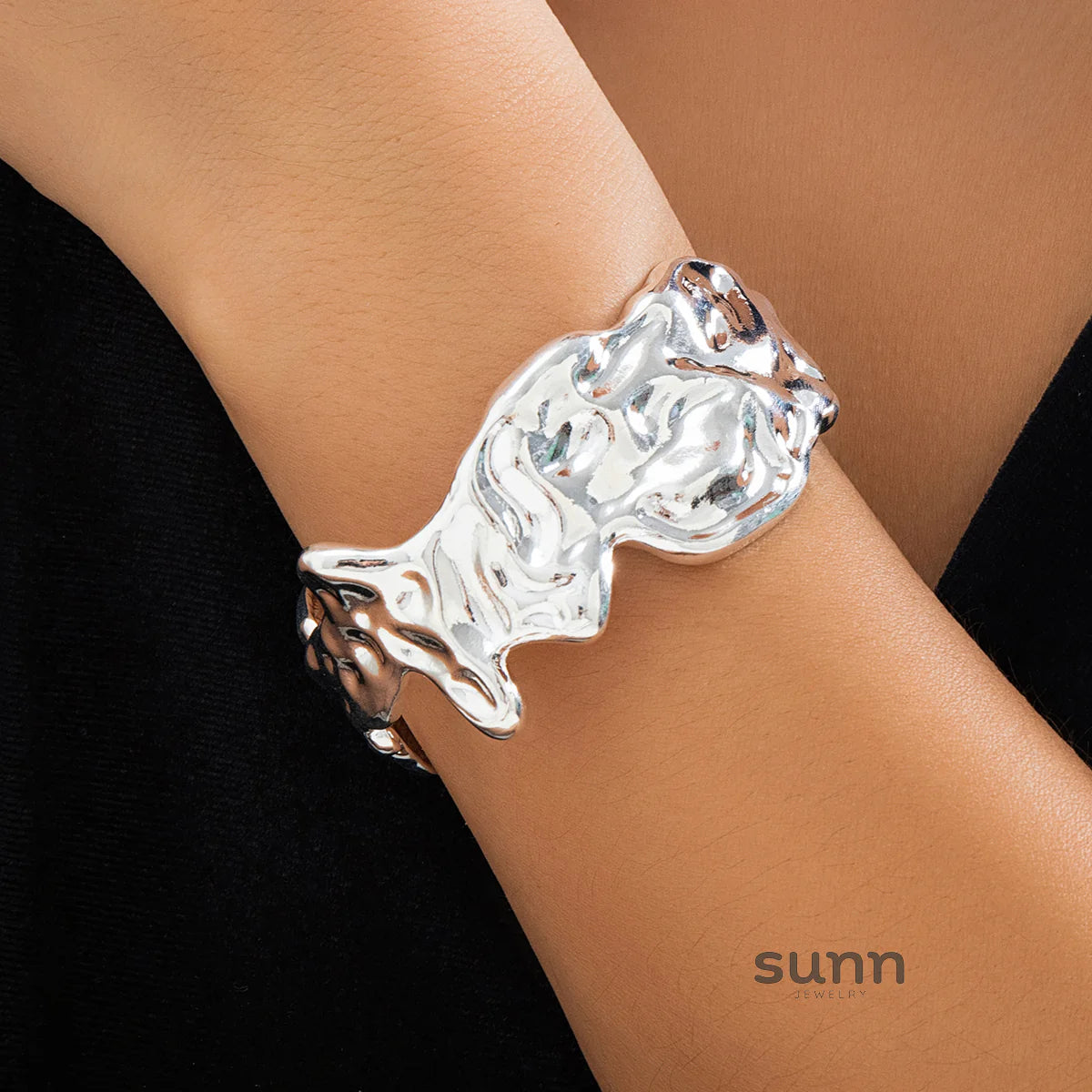 Noemy Sculpted Cuff Bracelet