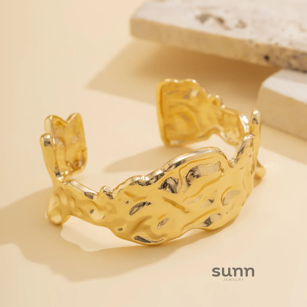 Noemy Sculpted Cuff Bracelet