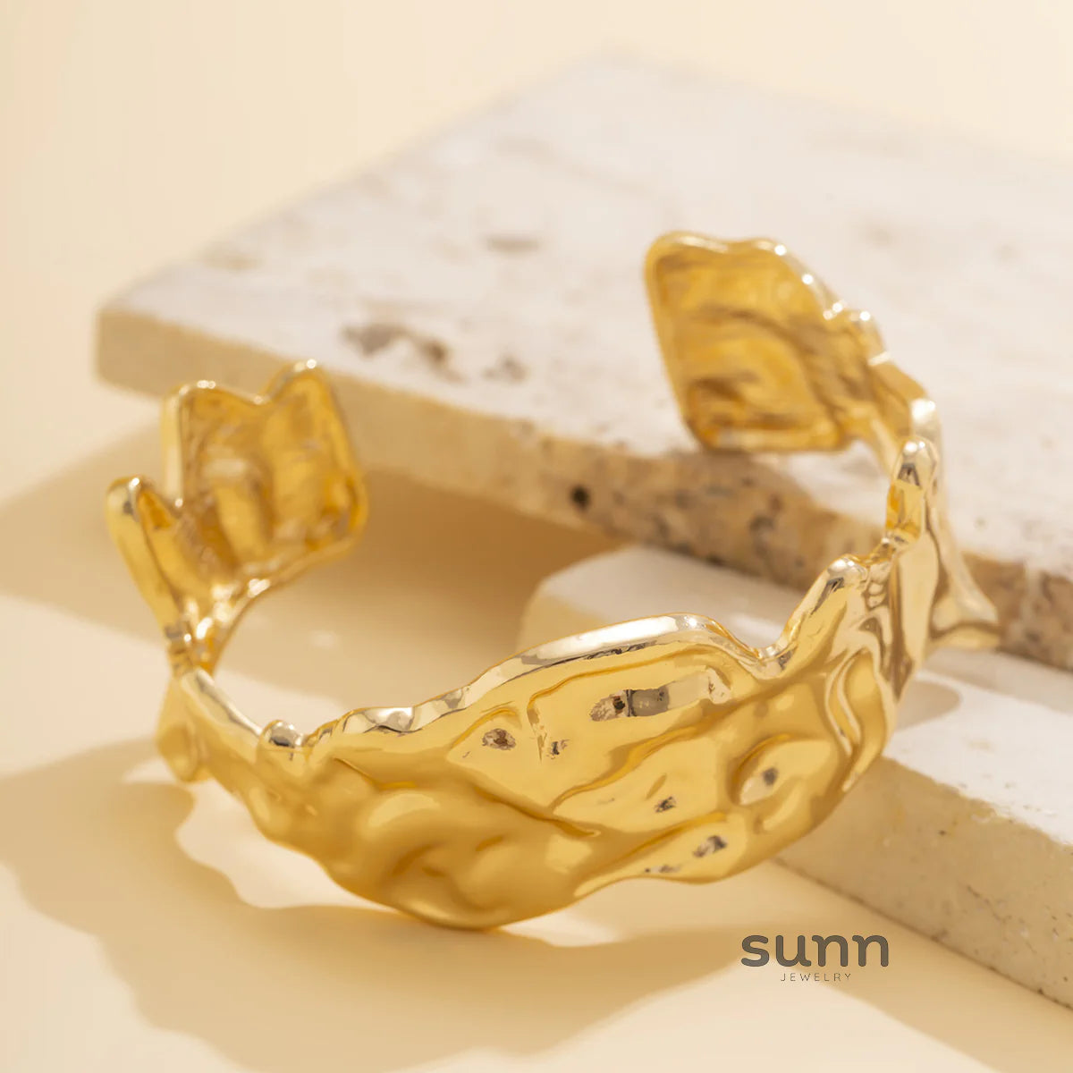 Noemy Sculpted Cuff Bracelet