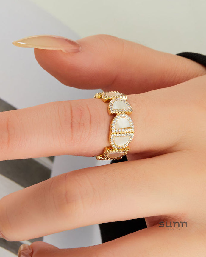 Noora Mother-of-Pearl Open Ring [GLQDF74G]