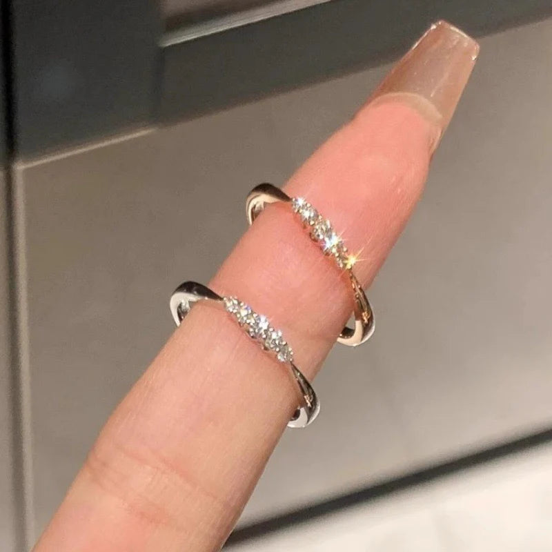 Noora Sparkling Minimalist Ring