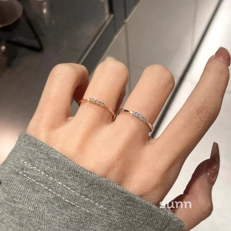 Noora Sparkling Minimalist Ring