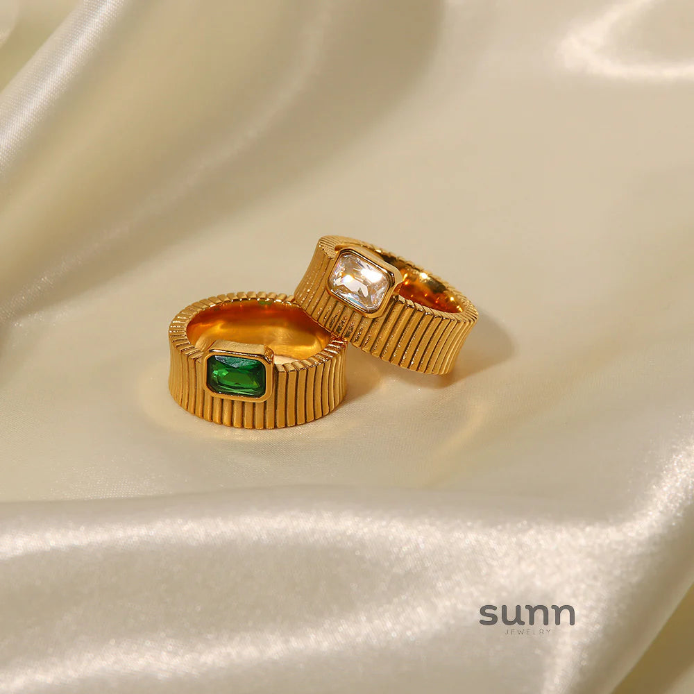 Norah Vintage Ribbed Ring