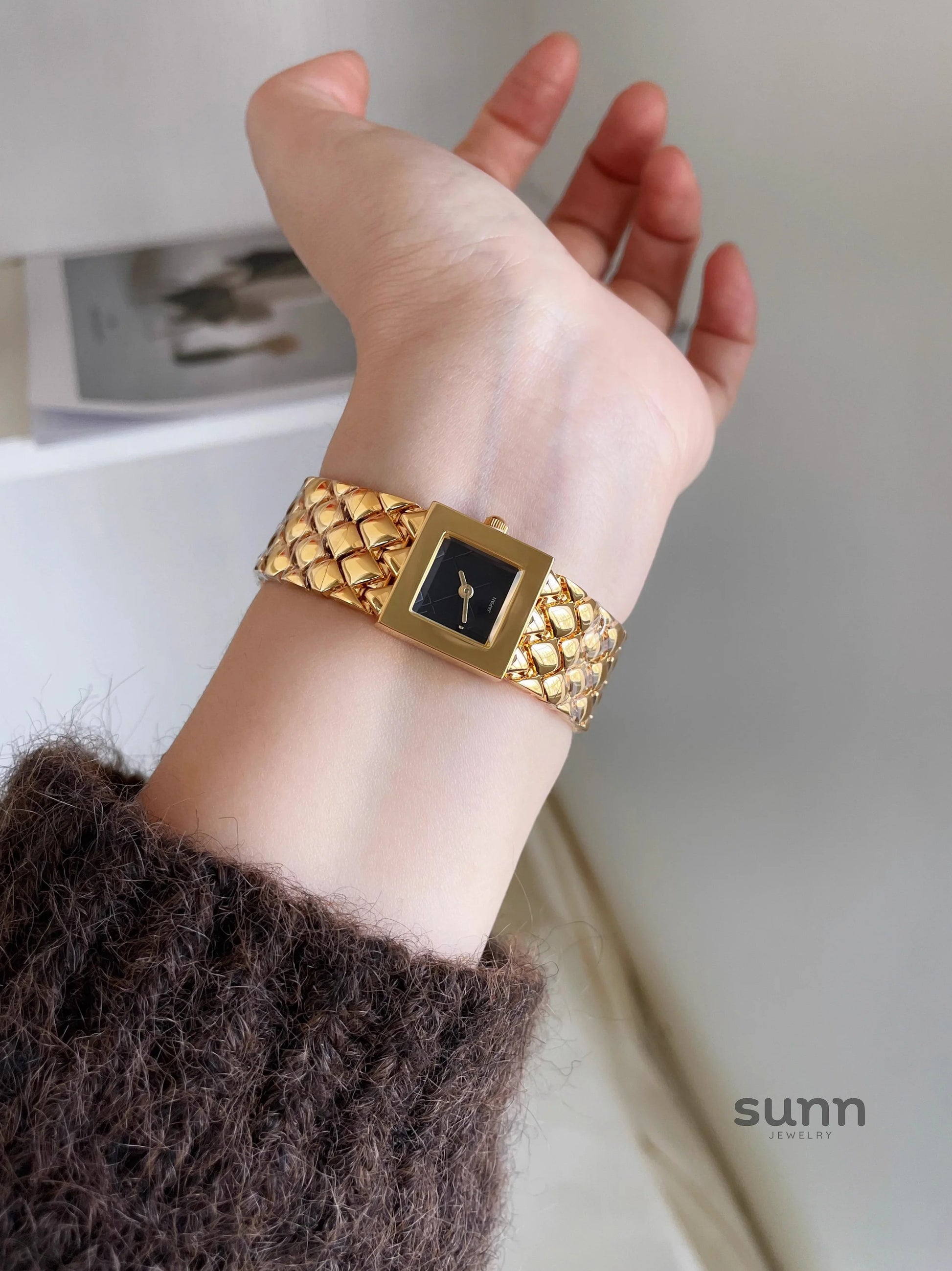 Nour Vintage Square Watch
