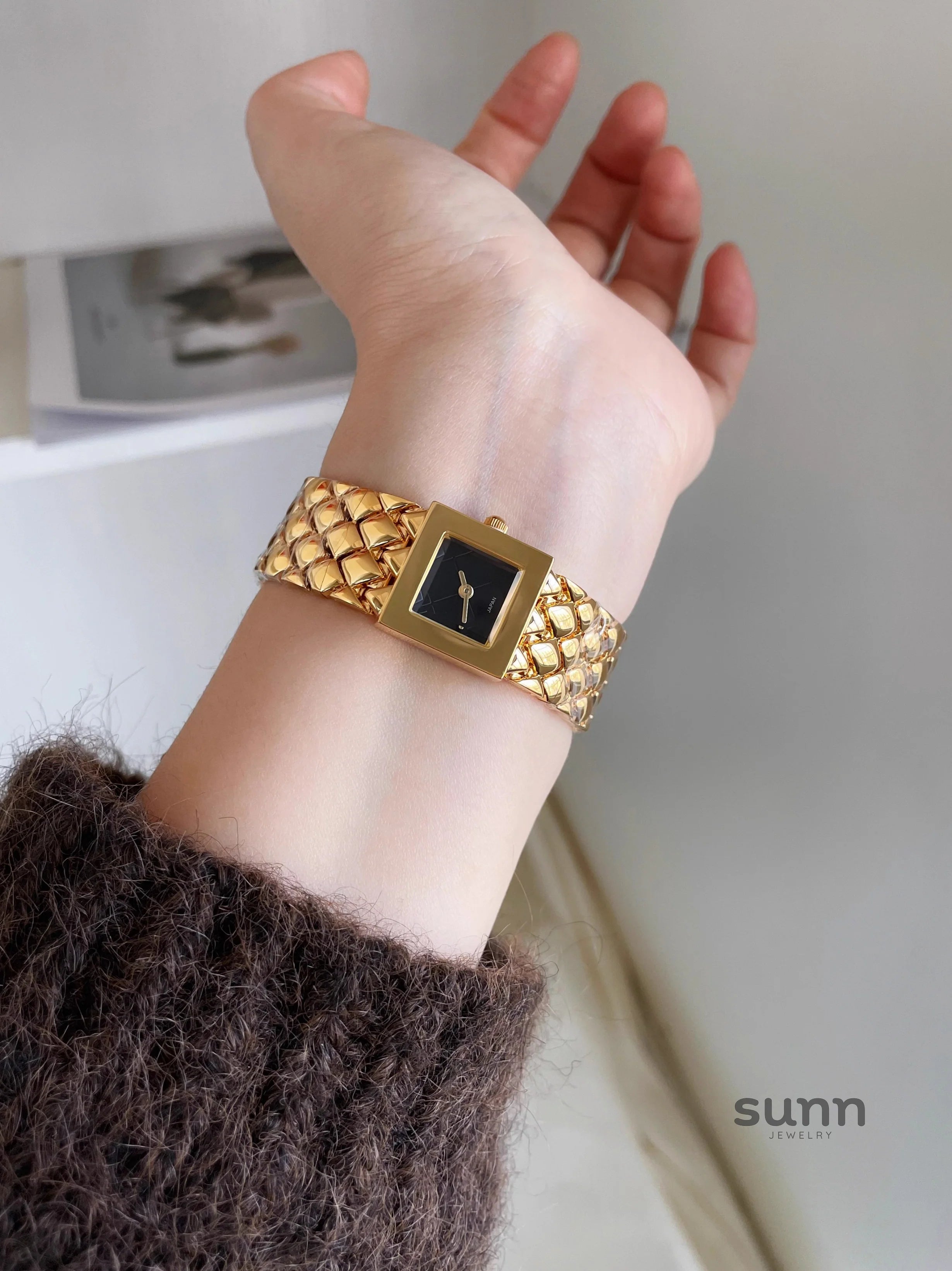 Nour Vintage Square Watch