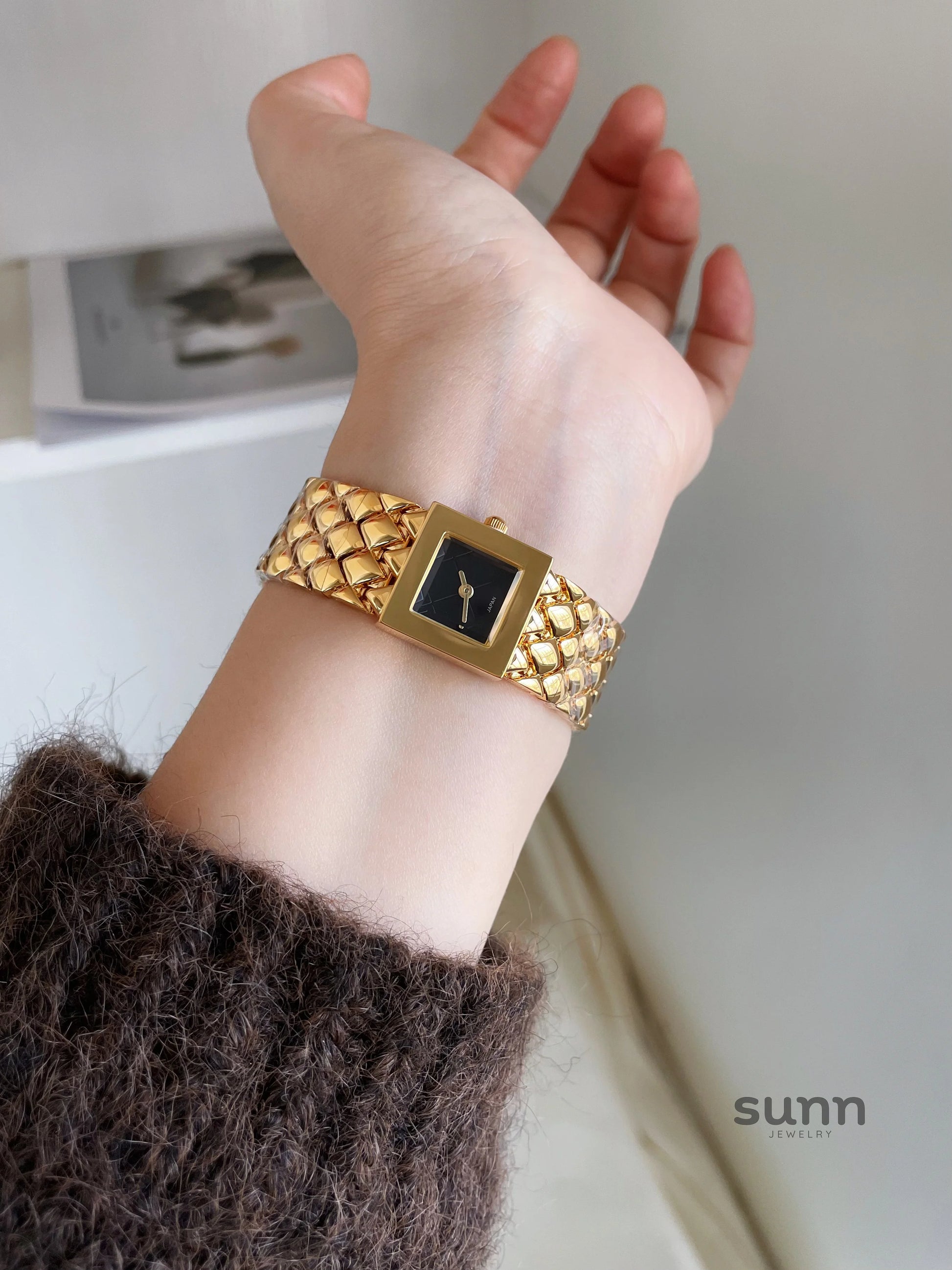 Nour Vintage Square Watch