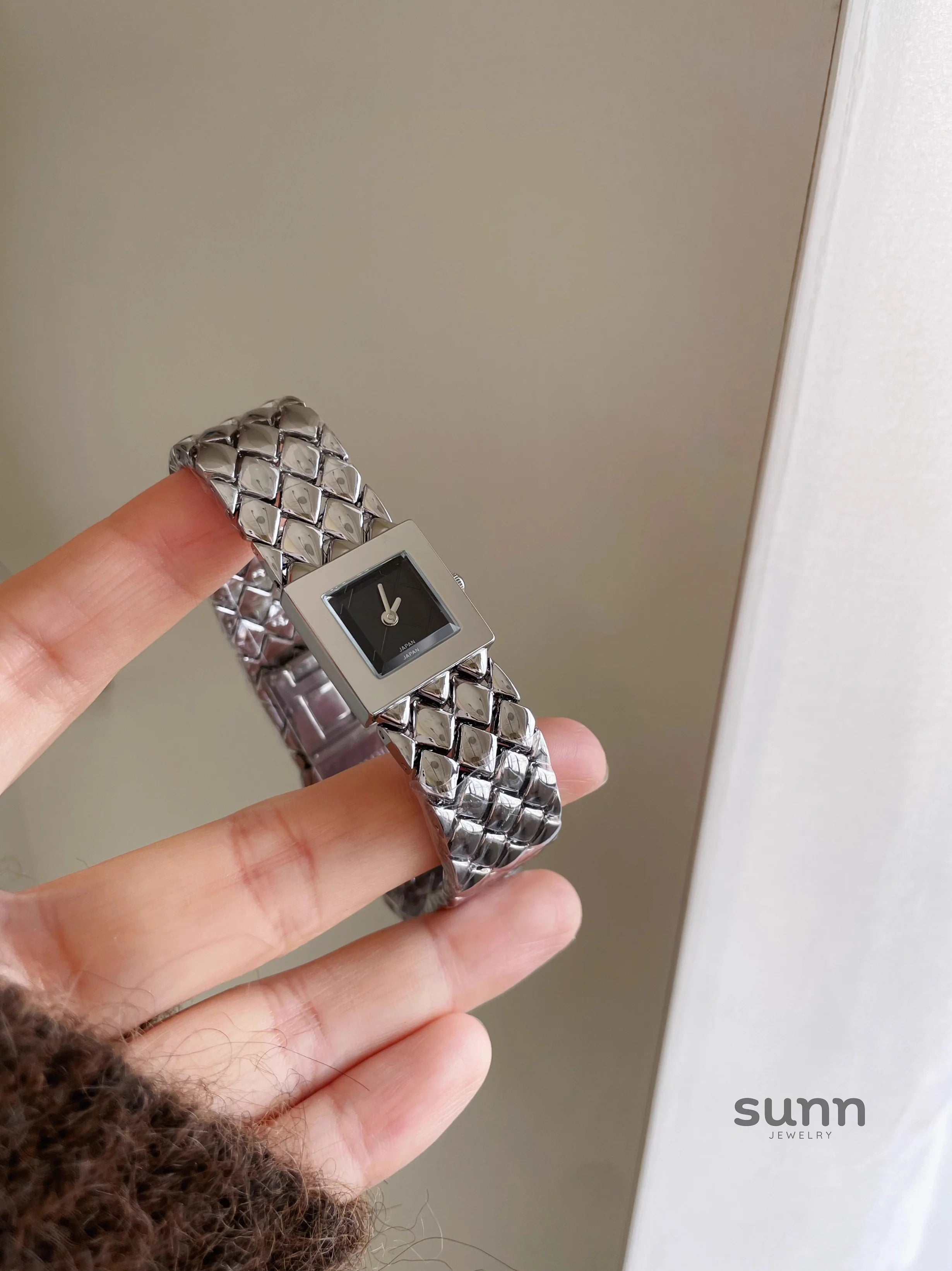 Nour Vintage Square Watch